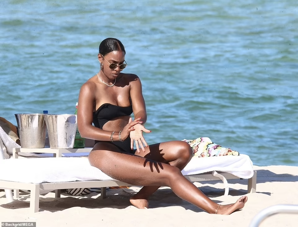 Ngoài ca hát, cô còn lấn sân diễn xuất, làm giám khảo các cuộc thi âm nhạc.