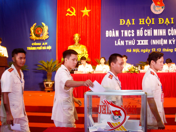 Cũng trong Đại hội, các đại biểu đã tiến hành bầu và chọn được 6 đại biểu chính thức và 2 đại biểu dự khuyết tham dự Đại hội Đoàn TNCS Hồ Chí Minh Tp. Hà Nội lần thứ XIV