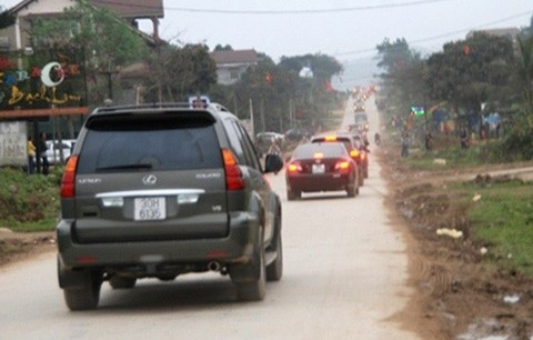 Xe sang Lexus cũng xuất hiện trong đám cưới