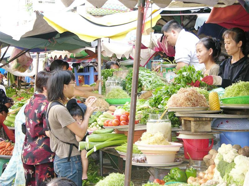 Người tiêu dùng khó biết được nguồn gốc rau đến từ đâu Ảnh: LN