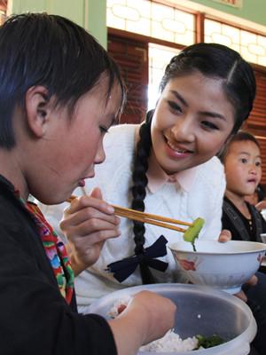 Cuộc sống luôn cần sự sẻ chia (đứa trẻ vùng cao này sẽ có những kỷ niệm đẹp khi được nhường cơm sẻ áo trong lúc khó khăn). Ảnh: Trường Phong. Cuộc sống luôn cần sự sẻ chia (đứa trẻ vùng cao này sẽ có những kỷ niệm đẹp khi được nhường cơm sẻ áo trong lúc khó khăn). Ảnh: Trường Phong