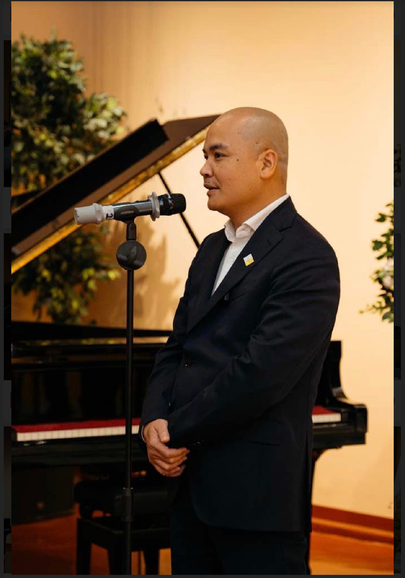 Tác giả viết sách và không ngừng đeo đuổi hành trình tình thương cả trong và ngoài nước.