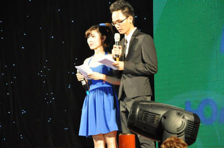 Khá đĩnh đạc, chỉn chu trên sân khấu…