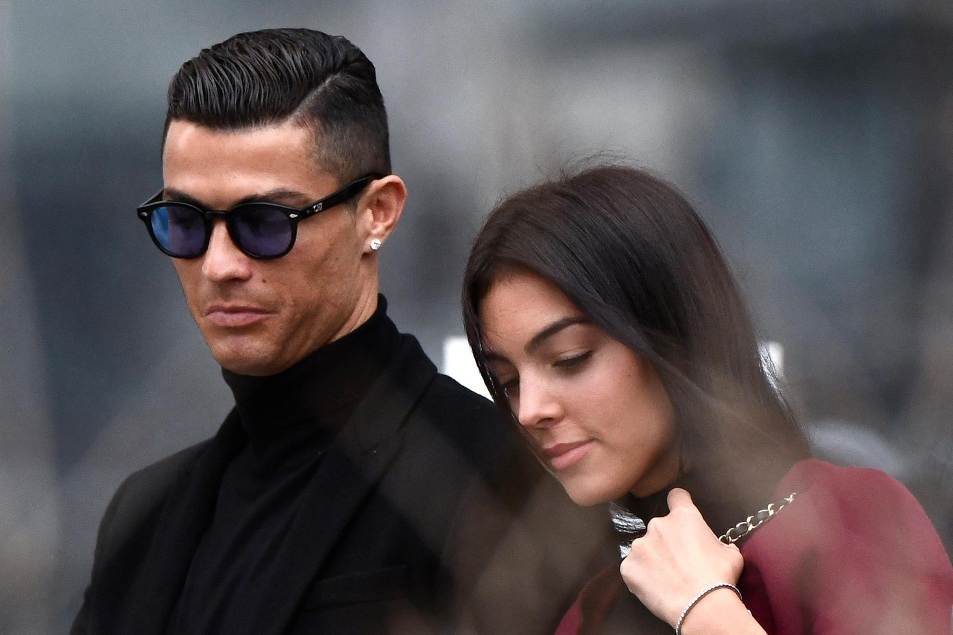 Cristiano Ronaldo gọi Georgina Rodriguez là vợ trong video tập luyện tại nhà. Ảnh: Getty Images. Cristiano Ronaldo gọi Georgina Rodriguez là vợ trong video tập luyện tại nhà. Ảnh: Getty Images.