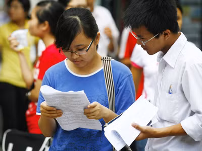 Theo GS Phạm Minh Hạc, nên giao việc thi tuyển sinh cho các trường. Ảnh : Hồng Vĩnh