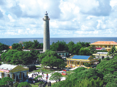 Hải đăng ở đảo Song Tử Tây, huyện đảo Trường Sa, Khánh Hòa. Ảnh: N.Đ.Q. Hải đăng ở đảo Song Tử Tây, huyện đảo Trường Sa, Khánh Hòa Ảnh: N.Đ.Q