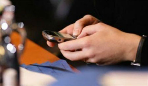 Chồng lén lút xem phim “nóng”: Có bình thường không? - 1