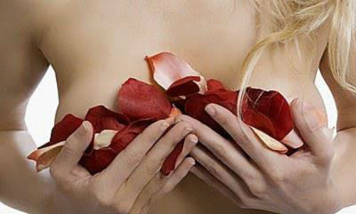 Những bí quyết để vòng một không bị thu nhỏ sau sinh - 1