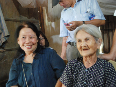 …Và với mẹ Thởm, ở Truông Bồn