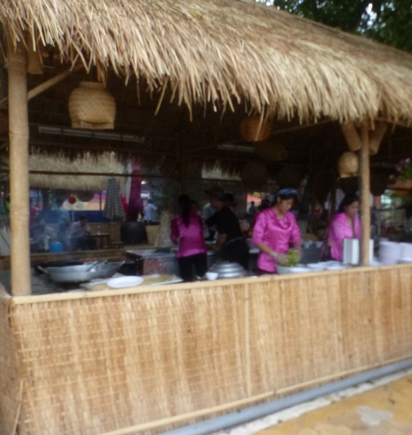 Ngất ngây chợ quê giữa Sài Gòn ảnh 6