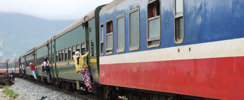 Chưa đầy 5 phút, phi đội đã lên tàu