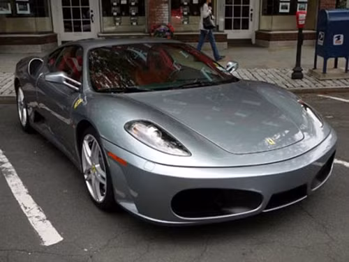 Chiếc Ferrari Spyder đầy mạnh mẽ