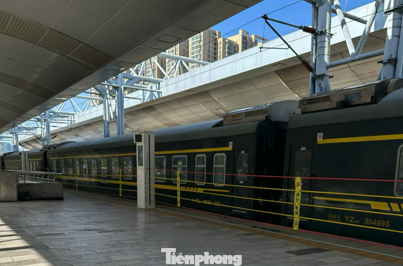 Thủ tướng yêu cầu ngành giao thông phấn đấu khởi công tuyến đường sắt Lào Cai - Hà Nội - Hải Phòng trong năm nay. Ảnh minh họa: Lộc Liên.