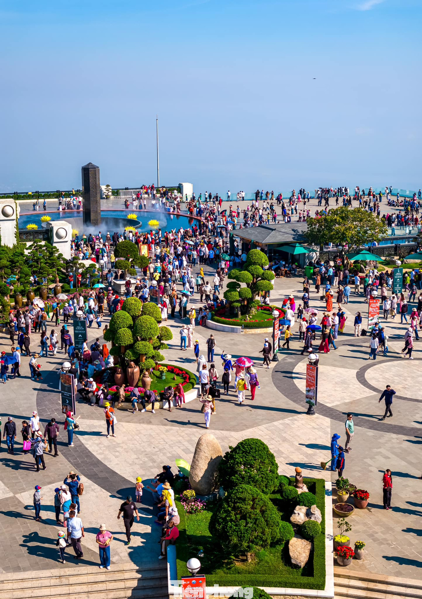 Trao đổi với PV Tiền Phong, một đại diện Ban tổ chức Hội xuân cho biết, chuỗi hoạt động thuộc Hội Xuân năm nay sẽ được tổ chức kéo dài đến hết ngày 30 tháng Giêng Âm lịch (tức ngày 27/2). Ảnh: Minh Tú.