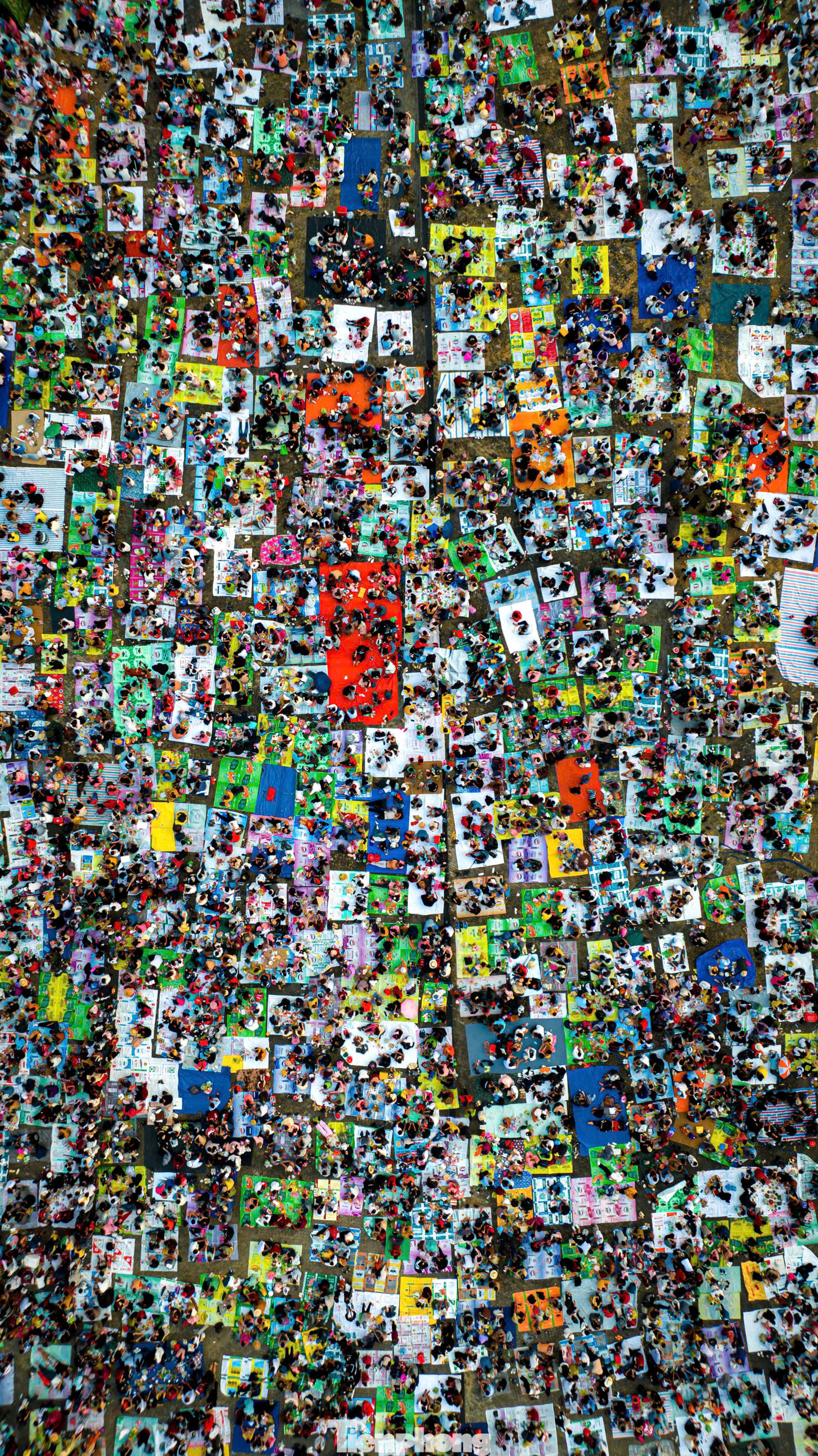 Được biết, từ ngày 25 -31/1/2025, khách tham quan đến với Khu Di tích lịch sử và danh lam thắng cảnh núi Bà Đen ước đạt trên 300.000 lượt, tăng trên 12% so cùng kỳ năm 2024. Doanh thu du lịch ước đạt trên 226 tỷ đồng, tăng trên 27% so cùng kỳ. Ảnh: Minh Tú.