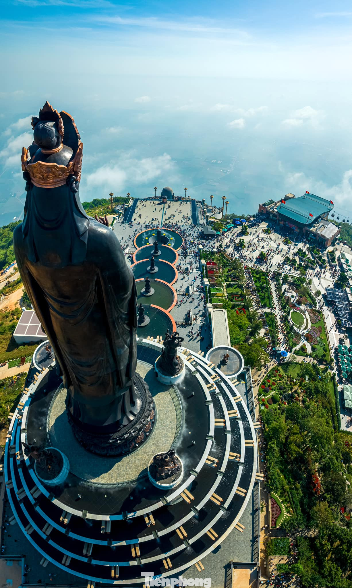 Theo báo cáo của Google, số lần tìm kiếm về núi Bà Đen trung bình hằng tháng từ đầu năm 2023 đến nay lên đến hàng triệu lượt, tăng gần 1000% so với cùng kỳ năm trước đó. Ảnh: Minh Tú.