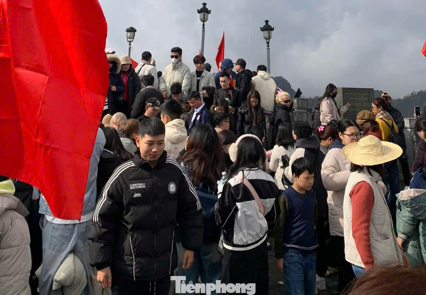 Trao đổi với PV Tiền Phong, một đại diện Sở Văn hóa Thể thao và Du lịch Hà Giang cho biết, qua thống kê sơ bộ, từ ngày 26 tháng Chạp đến mùng 4 Tết, tổng lượng khách du lịch đến Hà Giang đạt gần 150.000 lượt người, trong đó khách nước ngoài là hơn 7.000 lượt, giúp doanh thu du lịch đạt hơn 353,8 tỷ đồng.