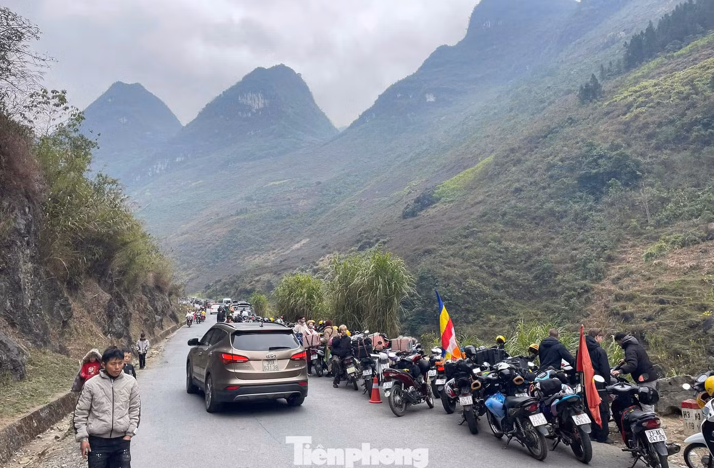 Trước đó, Sở Văn hóa Thể thao và Du lịch Hà Giang cho biết, trong năm 2024, tỉnh này đã đón nhận 3,2 triệu lượt khách, đạt doanh thu 8.150 tỷ đồng, trong đó lượng khách quốc tế đến từ 186 quốc gia và lãnh thổ, với các quốc gia đông đảo nhất là Anh, Pháp, Đức và Mỹ.