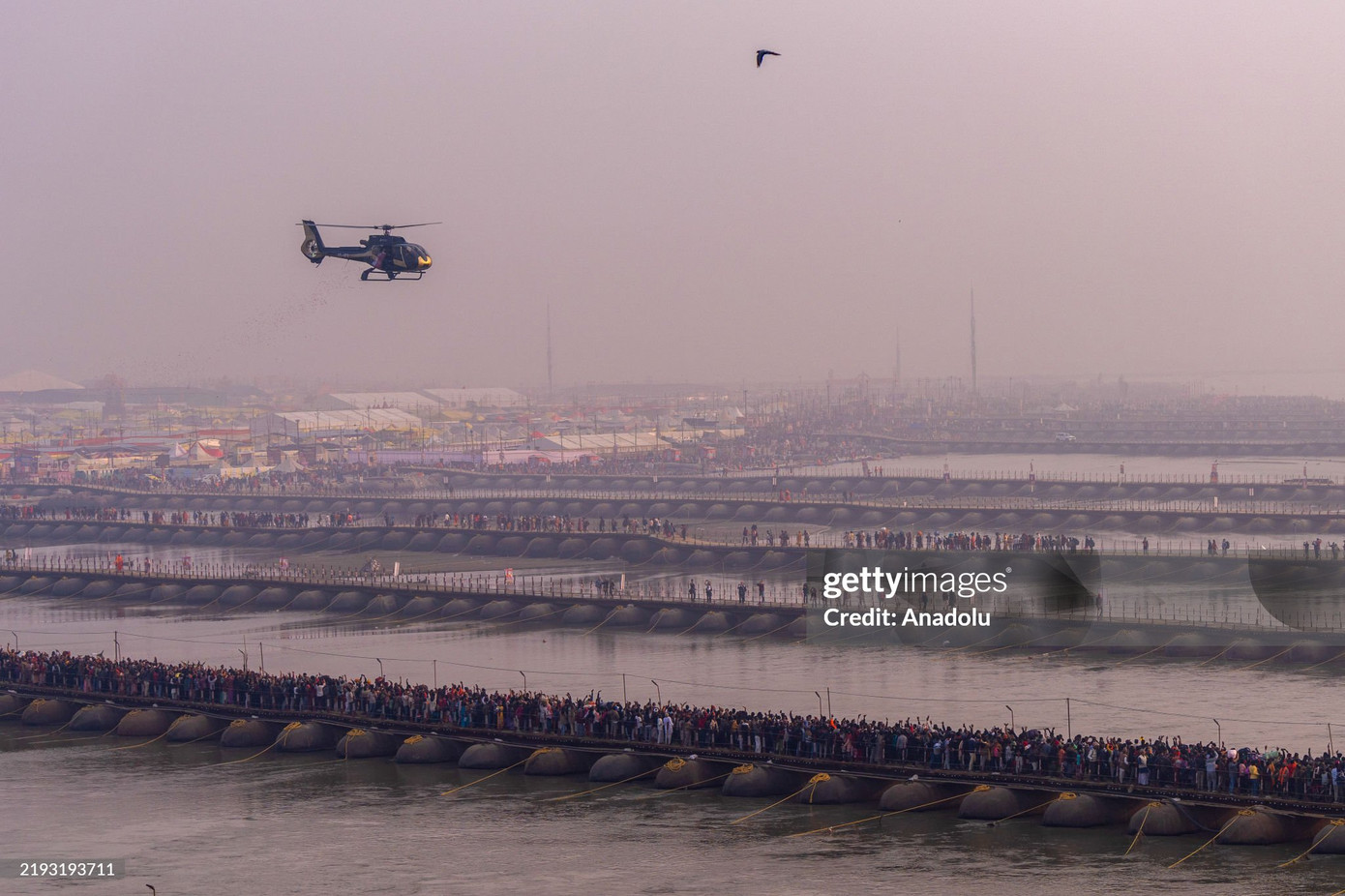 Sân bay Prayagraj cũng tăng cường các chuyến bay hàng ngày từ tất cả các thành phố lớn bao gồm Delhi, Mumbai, Kolkata, Bangalore. Ảnh: Getty. Sân bay Prayagraj cũng tăng cường các chuyến bay hàng ngày từ tất cả các thành phố lớn bao gồm Delhi, Mumbai, Kolkata, Bangalore. Ảnh: Getty.