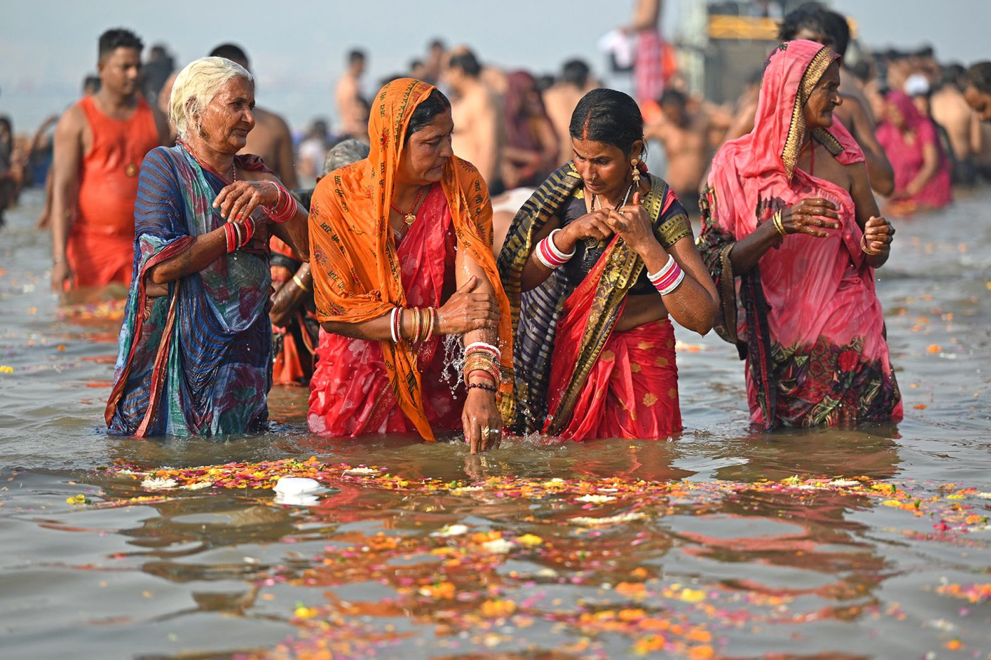Xác nhận với PV Tiền Phong trên mạng xã hội X, đại diện của tờ The Hindu cho biết, Ủy ban Kiểm soát ô nhiễm trung ương (CPCB) của Ấn Độ vừa công bố dữ liệu đánh giá chất lượng nước tại hợp lưu của sông Hằng và sông Yamuna ở Prayagraj - nơi diễn ra lễ hội. Ảnh: Getty. Xác nhận với PV Tiền Phong trên mạng xã hội X, đại diện của tờ The Hindu cho biết, Ủy ban Kiểm soát ô nhiễm trung ương (CPCB) của Ấn Độ vừa công bố dữ liệu đánh giá chất lượng nước tại hợp lưu của sông Hằng và sông Yamuna ở Prayagraj - nơi diễn ra lễ hội. Ảnh: Getty.