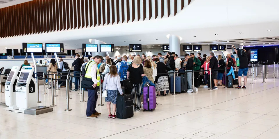 Bên cạnh việc chậm trễ, nhiều chuyến bay còn phải đối diện với tình trạng bị hủy cất cánh. Ảnh: Which?