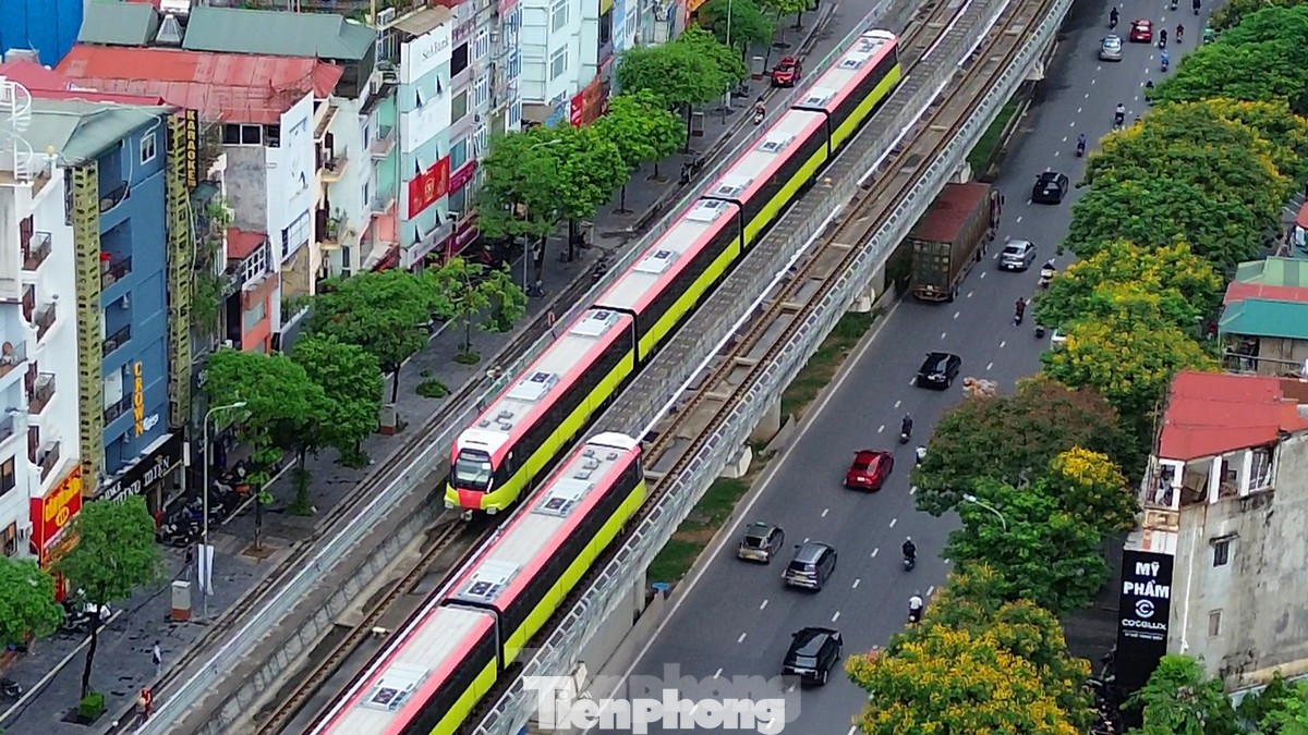 Nếu không có cơ chế, chính sách đặc thù để rút ngắn nhiều phần việc liên quan thì các dự án đường sắt không thể hoàn thành đúng tiến độ. Ảnh: Hoàng Mạnh Thắng.