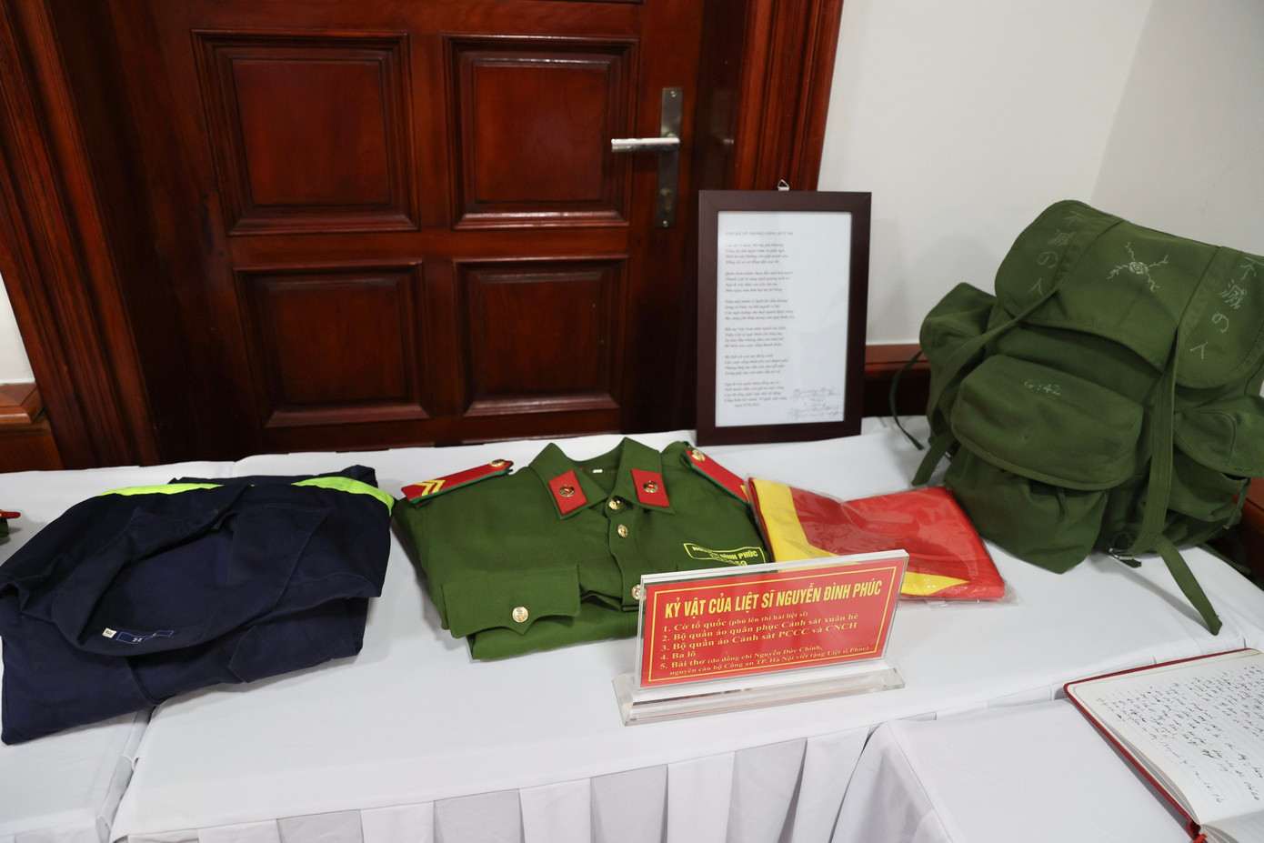 Kỷ vật của Liệt sĩ Nguyễn Đình Phúc. Kỷ vật của Liệt sĩ Nguyễn Đình Phúc.