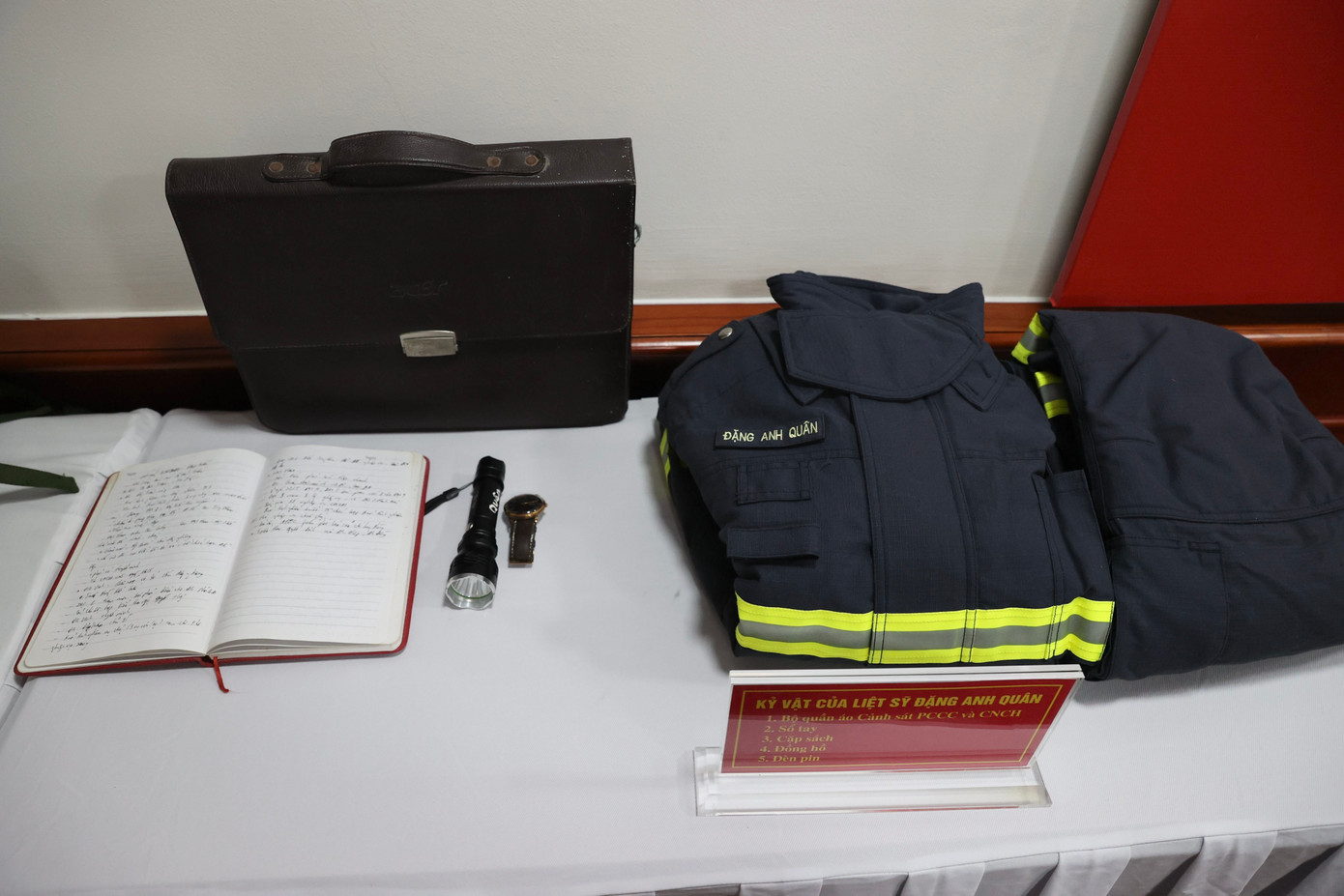 Kỷ vật của liệt sĩ Đặng Anh Quân. Kỷ vật của liệt sĩ Đặng Anh Quân.