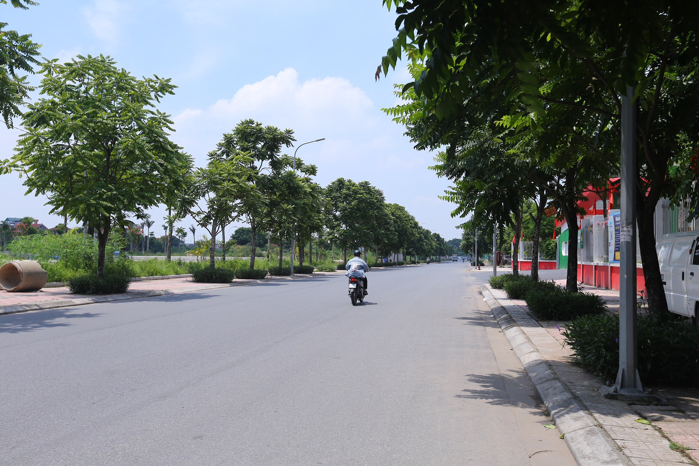 Hà Nội cũng lấy tên ông Trần Đăng Khoa (Bộ trưởng Bộ Thủy lợi năm 1946-1961) đặt cho đoạn đường dài 670m, rộng 21,25m, trên địa bàn quận Long Biên