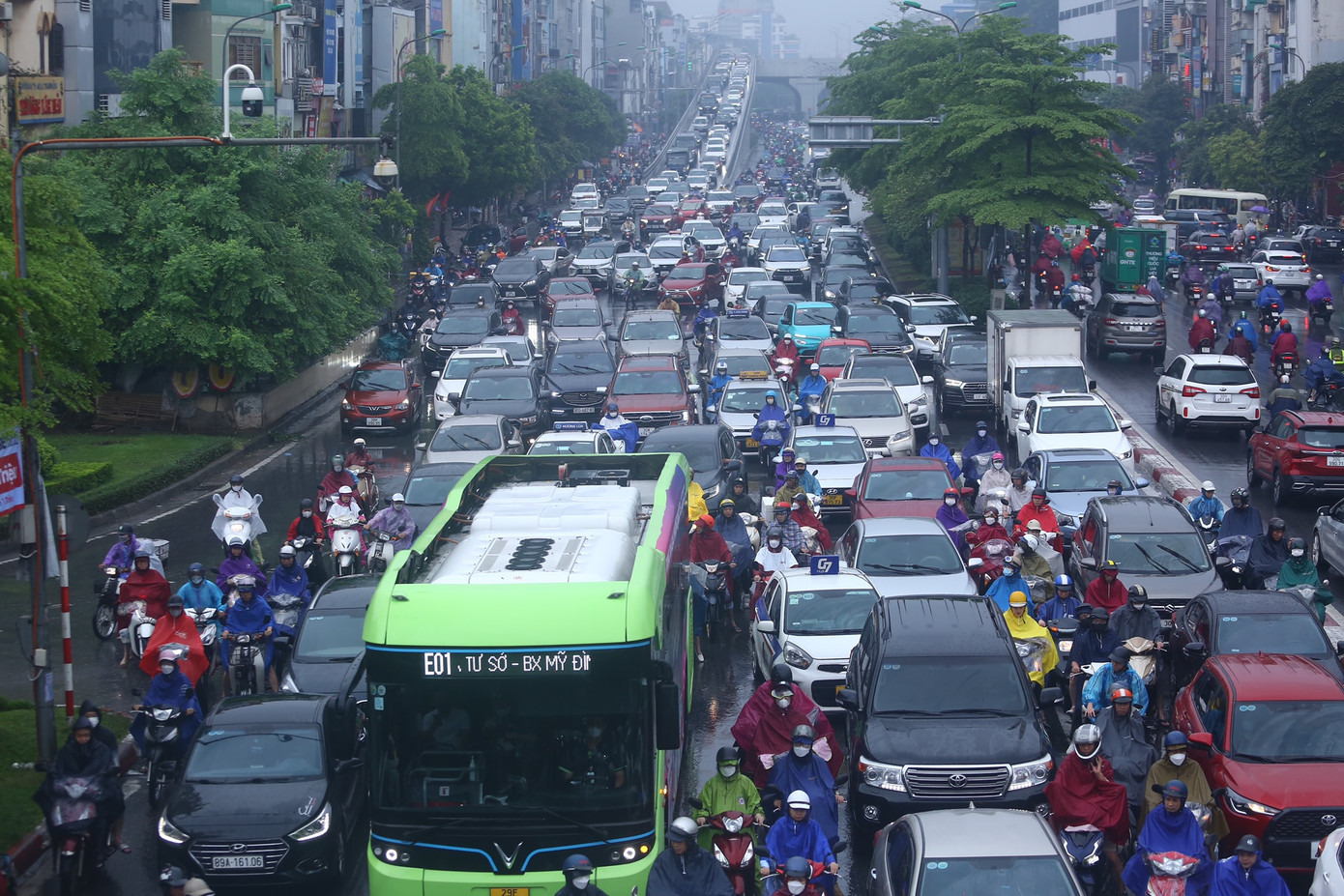 Tuyến đường có chiều dài khoảng 2,2km, trung bình mỗi mét "ngốn" khoảng 1,17 tỷ đồng.