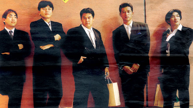 Giữa một anh chàng đẹp trai mà nghèo và một anh chàng xấu trai nhưng giàu, bạn sẽ chọn ai? Ảnh: CI