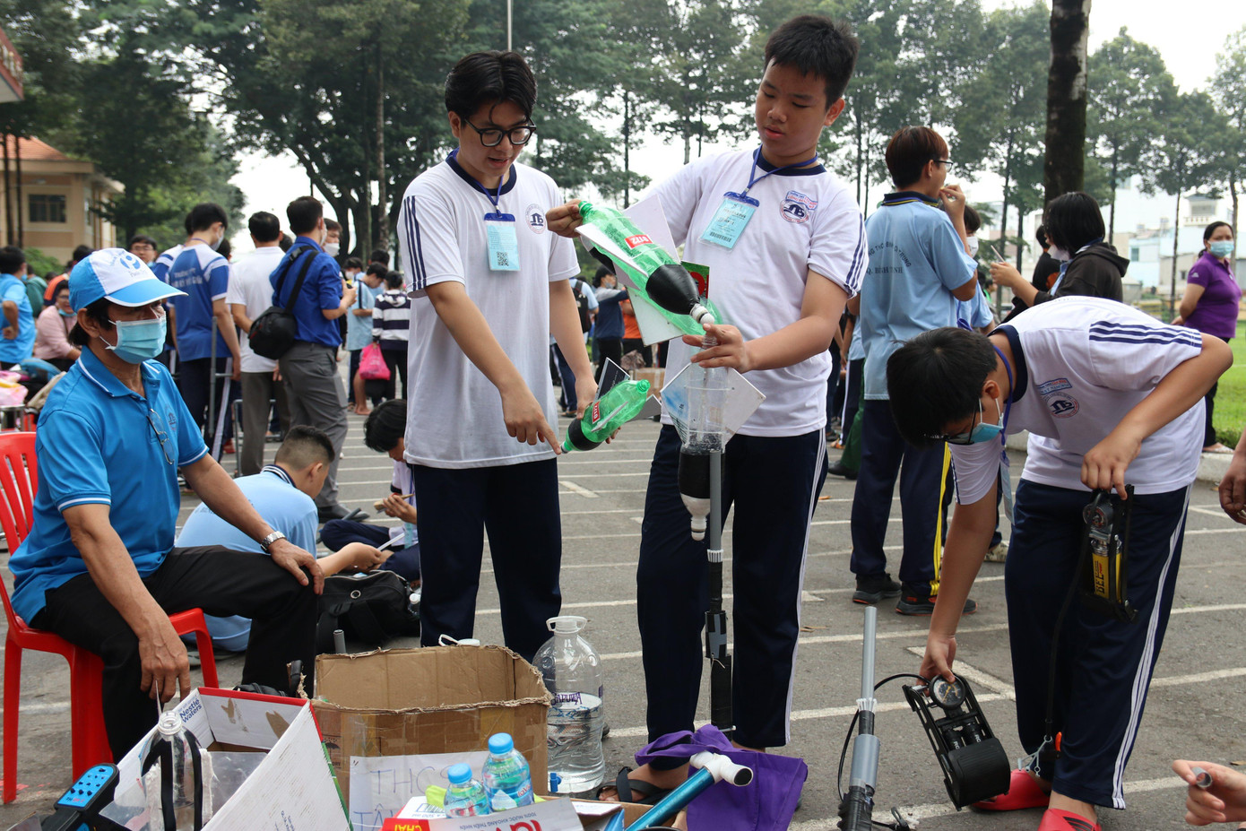 Trải qua các vòng thi ở đơn vị cấp huyện, 211 đội thi đến từ 113 trường THCS, THPT trên địa bàn TPHCM đã có mặt tại vòng Chung kết để tranh tài. Trải qua các vòng thi ở đơn vị cấp huyện, 211 đội thi đến từ 113 trường THCS, THPT trên địa bàn TPHCM đã có mặt tại vòng Chung kết để tranh tài.