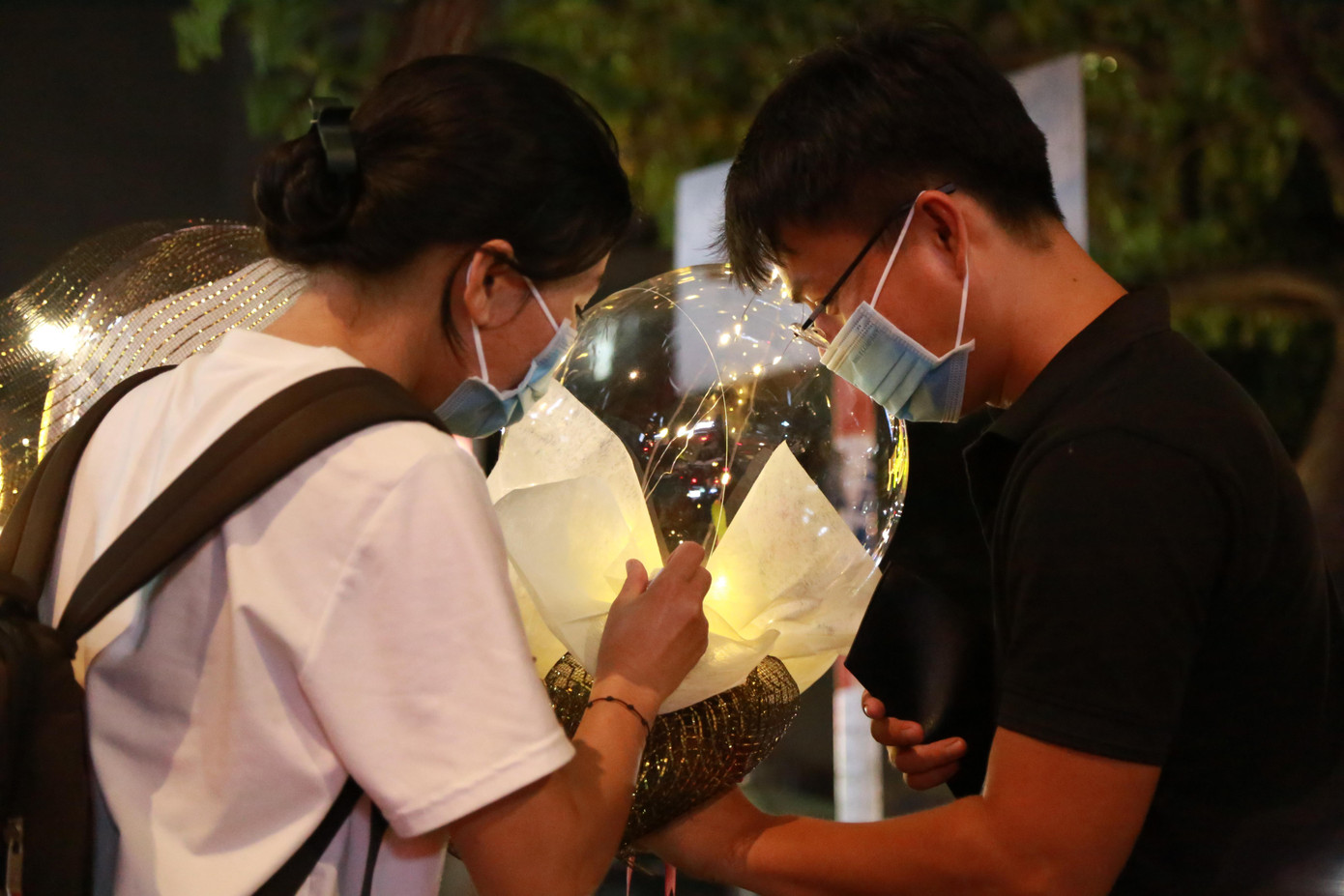 Các dây đèn led đều kết nối với một công-tắc để người dùng có thể tắt - mở khi cần.