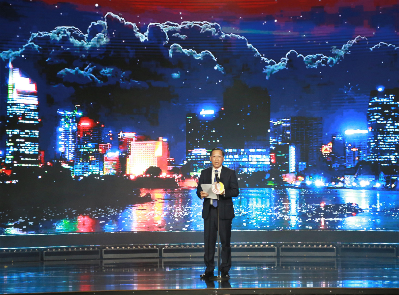 Chủ tịch UBND TPHCM Phan Văn Mãi phát biểu tại lễ khai mạc. Chủ tịch UBND TPHCM Phan Văn Mãi phát biểu tại lễ khai mạc.