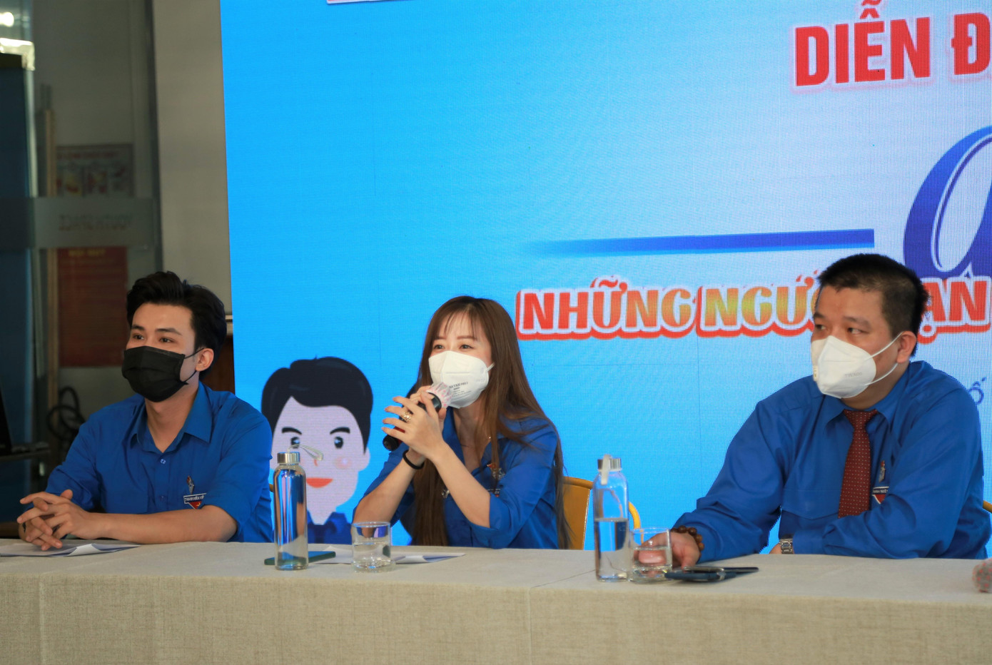 VĐV taekwondo Châu Tuyết Vân chia sẻ niềm vui khi có dịp đồng hành với Đoàn thanh niên - Ảnh: Ngô Tùng VĐV taekwondo Châu Tuyết Vân chia sẻ niềm vui khi có dịp đồng hành với Đoàn thanh niên - Ảnh: Ngô Tùng