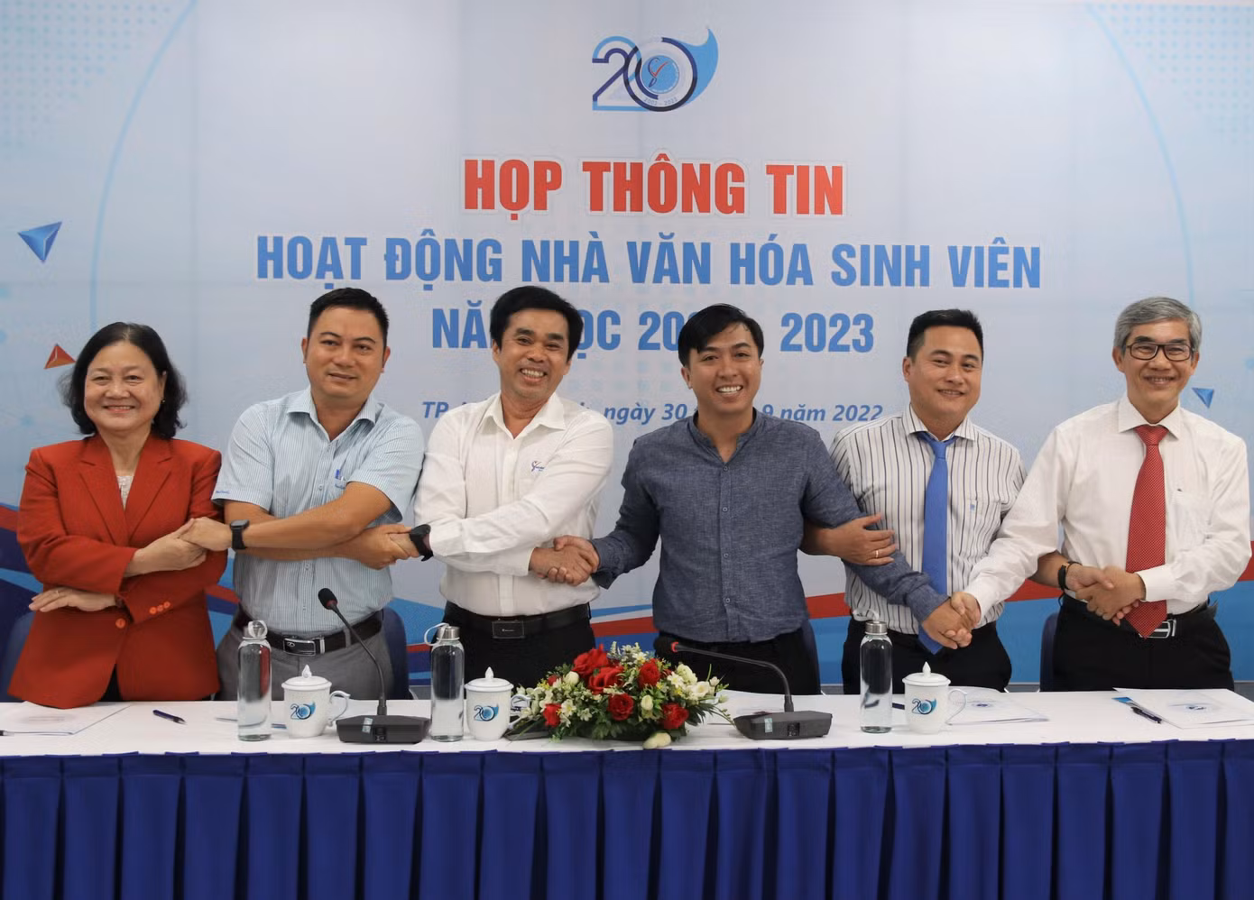 Nhà Văn hóa Sinh viên ký kết biên bản ghi nhớ hợp tác về hoạt động phối hợp với các đơn vị.