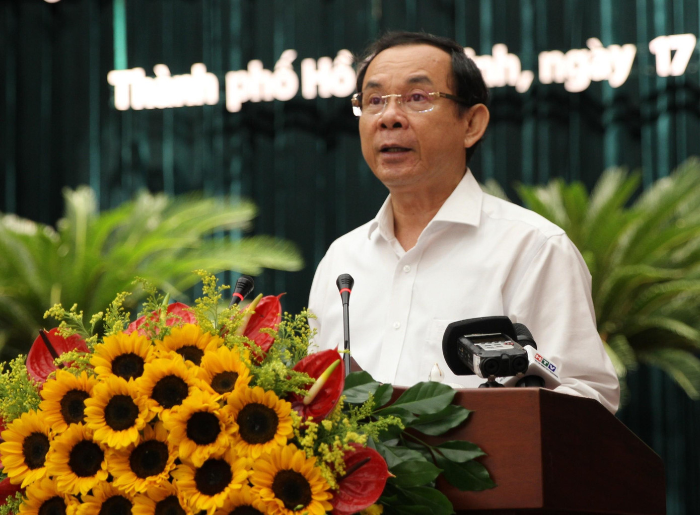 Bí thư Thành ủy TPHCM Nguyễn Văn Nên phát biểu tại hội nghị. Bí thư Thành ủy TPHCM Nguyễn Văn Nên phát biểu tại hội nghị.