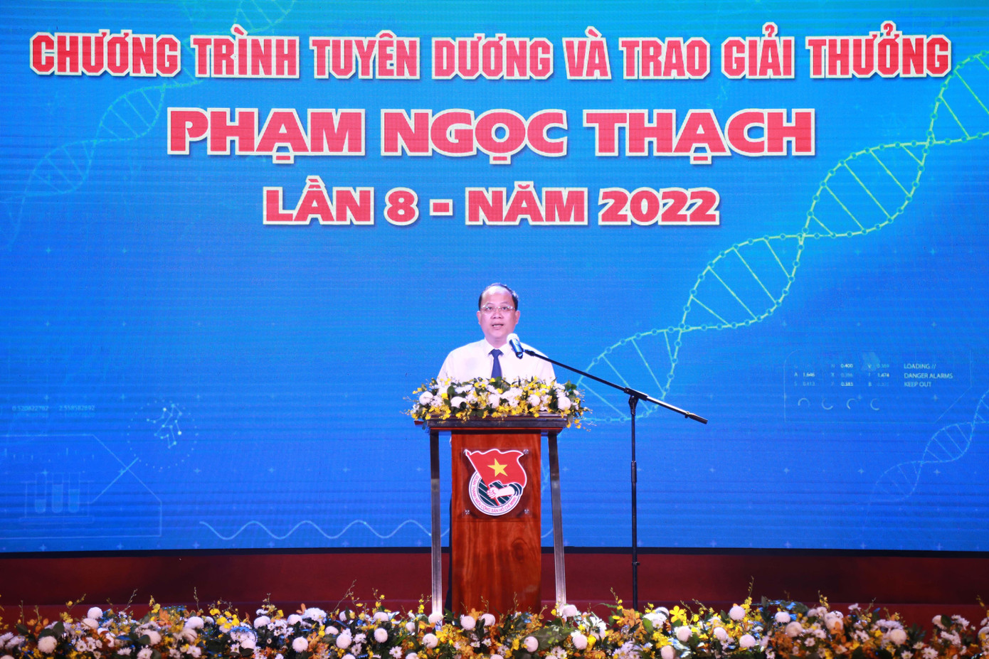 Ông Nguyễn Hồ Hải tuyên dương các y bác sĩ trẻ nhận giải thưởng Phạm Ngọc Thạch Ông Nguyễn Hồ Hải tuyên dương các y bác sĩ trẻ nhận giải thưởng Phạm Ngọc Thạch