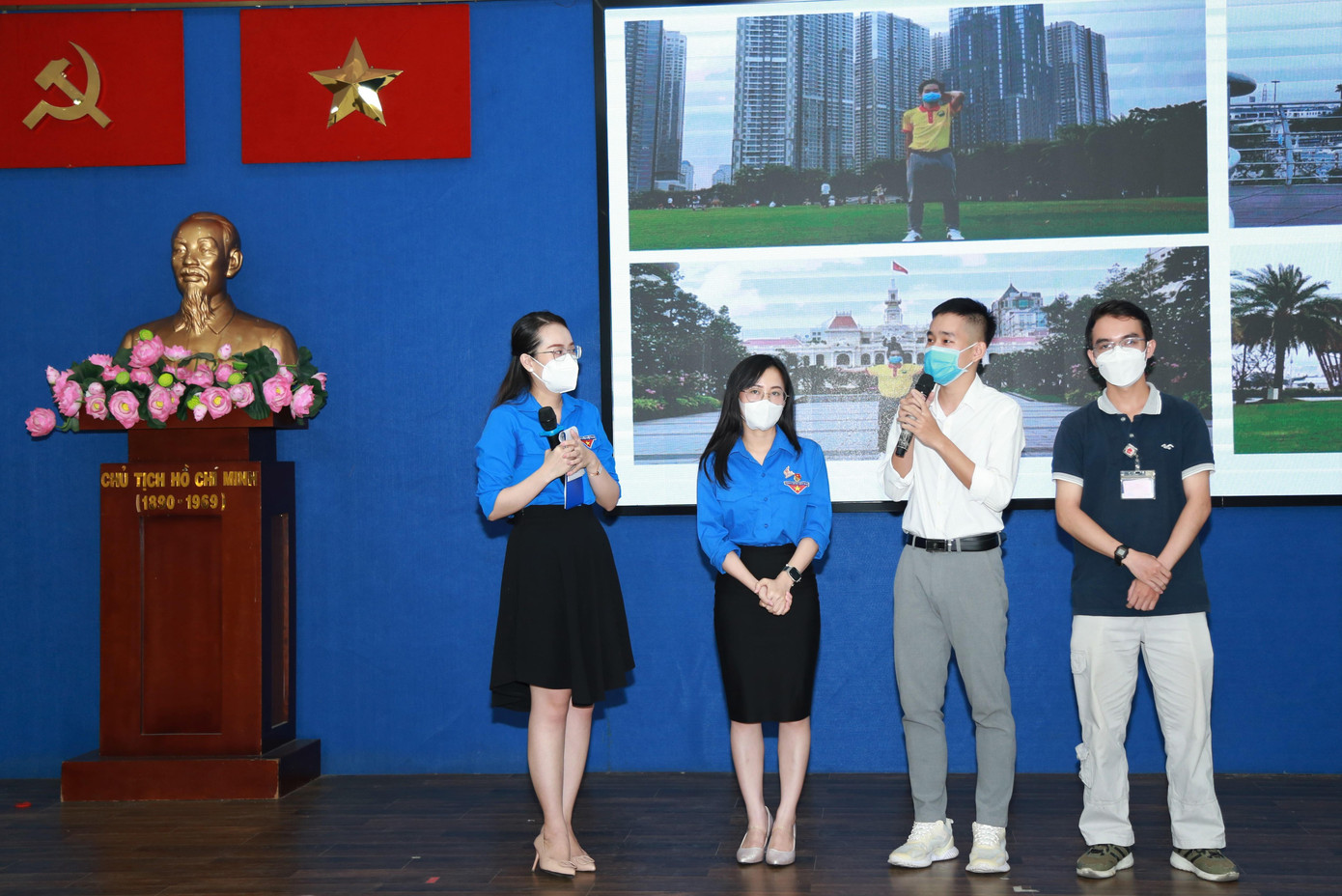 Các tác giả đạt giải cao cuộc thi chia sẻ quá trình thực hiện tác phẩm - Ảnh: Ngô Tùng