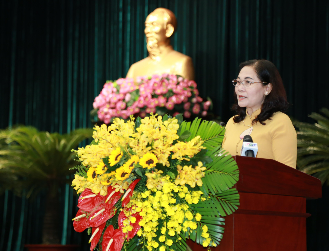 Chủ tịch HĐND TPHCM Nguyễn Thị Lệ phát biểu tại hội nghị.