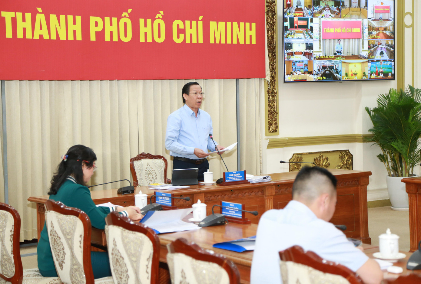 Chủ tịch UBND TPHCM Phan Văn Mãi trao đổi tại cuộc họp trực tuyến Chính phủ thường kỳ. Ảnh: Ngô Tùng Chủ tịch UBND TPHCM Phan Văn Mãi trao đổi tại cuộc họp trực tuyến Chính phủ thường kỳ. Ảnh: Ngô Tùng
