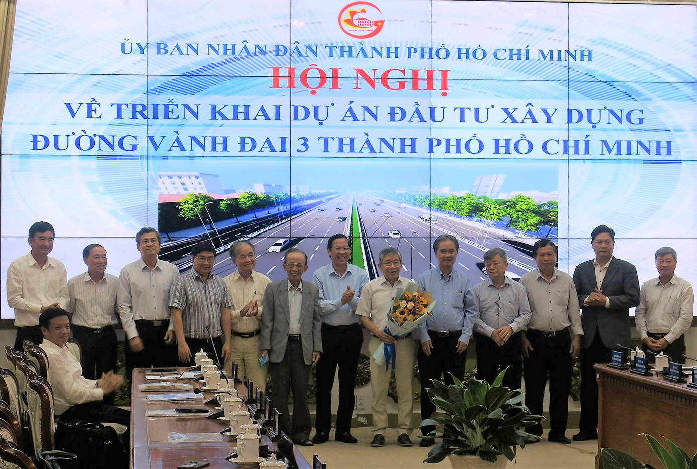 Các thành viên trong Hội đồng cố vấn.