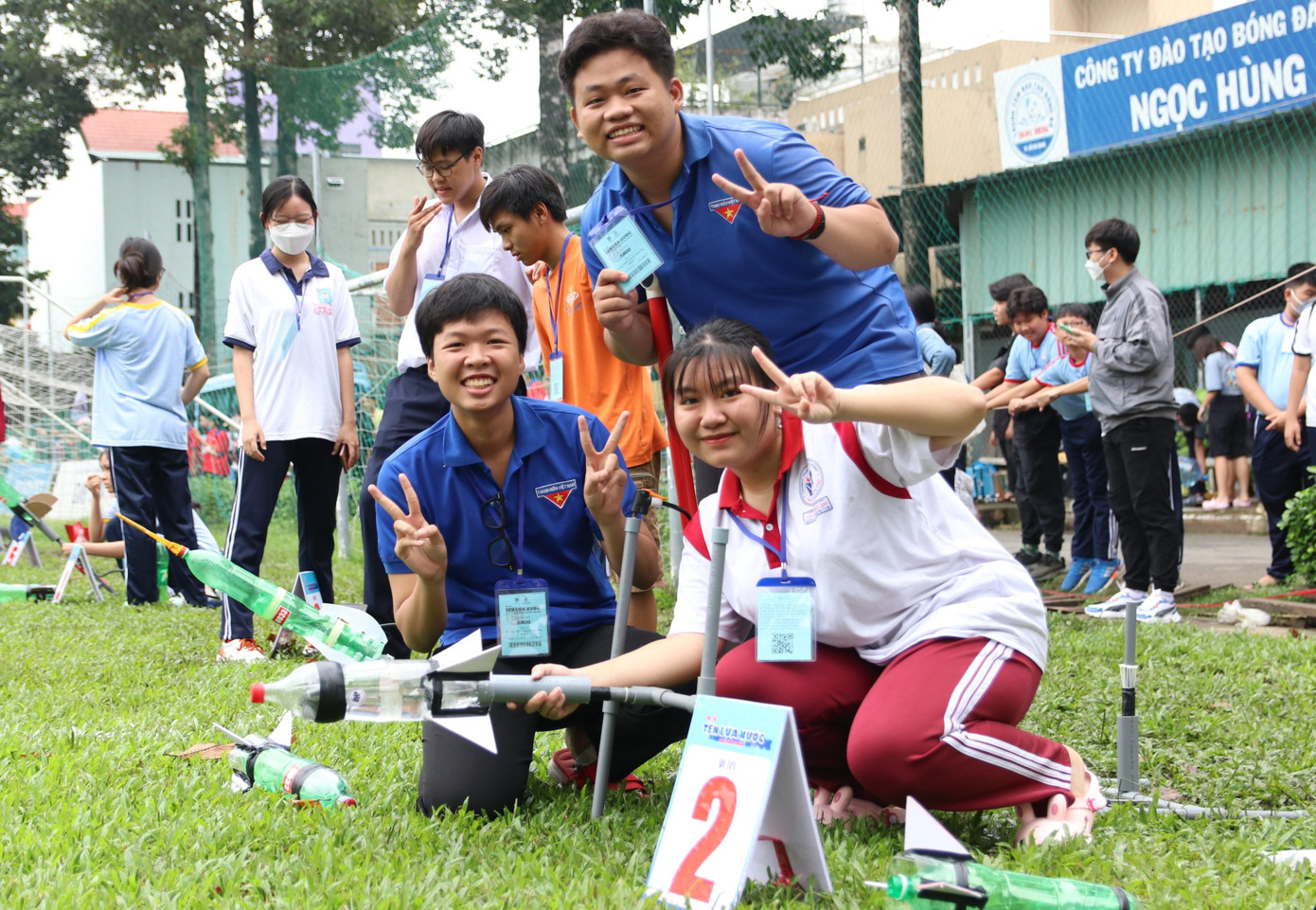 Anh Đoàn Kim Thành, Giám đốc Trung tâm Phát triển Khoa học và Công nghệ Trẻ TPHCM cho biết, hội thi là hoạt động chào mừng Đại hội đại biểu Đoàn TNCS Hồ Chí Minh TPHCM lần thứ XI và Đại hội Đoàn toàn quốc lần thứ XII, nhiệm kỳ 2022 - 2027. “BTC mong muốn hội thi trở thành sân chơi giao lưu, trao đổi kiến thức về ứng dụng khoa học, sáng tạo và giải trí lành mạnh cho đoàn viên thanh niên thành phố. Qua đó sẽ thúc đẩy phong trào sáng tạo, niềm đam mê khoa học, cụ thể là phong trào sáng tạo bắn tên lửa nước dành cho thanh thiếu nhi thành phố”, anh Đoàn Kim Thành chia sẻ. Anh Đoàn Kim Thành, Giám đốc Trung tâm Phát triển Khoa học và Công nghệ Trẻ TPHCM cho biết, hội thi là hoạt động chào mừng Đại hội đại biểu Đoàn TNCS Hồ Chí Minh TPHCM lần thứ XI và Đại hội Đoàn toàn quốc lần thứ XII, nhiệm kỳ 2022 - 2027. “BTC mong muốn hội thi trở thành sân chơi giao lưu, trao đổi kiến thức về ứng dụng khoa học, sáng tạo và giải trí lành mạnh cho đoàn viên thanh niên thành phố. Qua đó sẽ thúc đẩy phong trào sáng tạo, niềm đam mê khoa học, cụ thể là phong trào sáng tạo bắn tên lửa nước dành cho thanh thiếu nhi thành phố”, anh Đoàn Kim Thành chia sẻ.