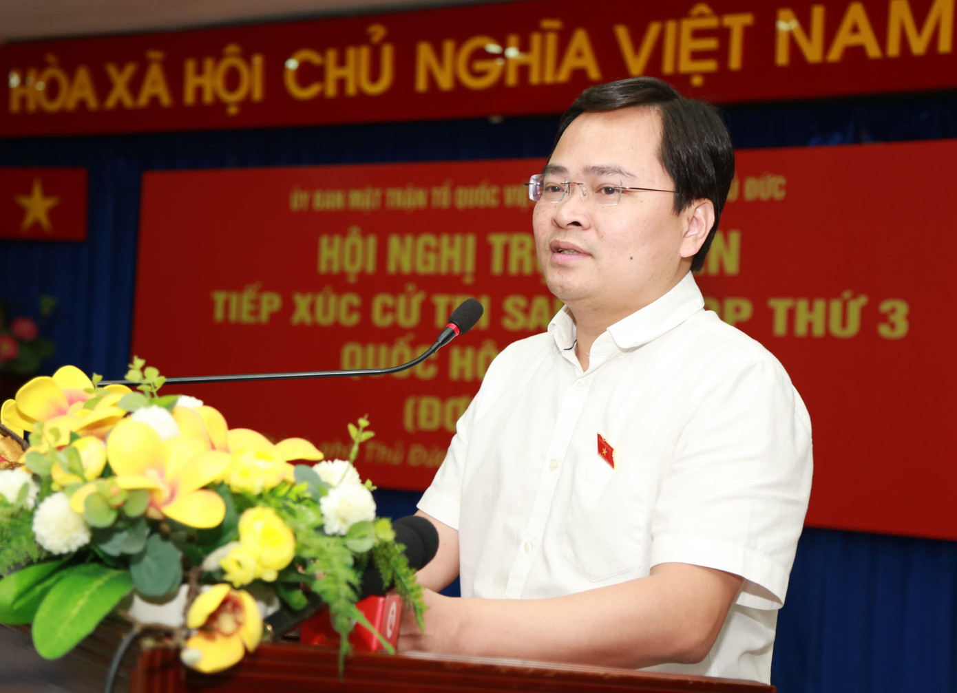 Anh Nguyễn Anh Tuấn trao đổi tại hội nghị. Ảnh: Ngô Tùng Anh Nguyễn Anh Tuấn trao đổi tại hội nghị. Ảnh: Ngô Tùng