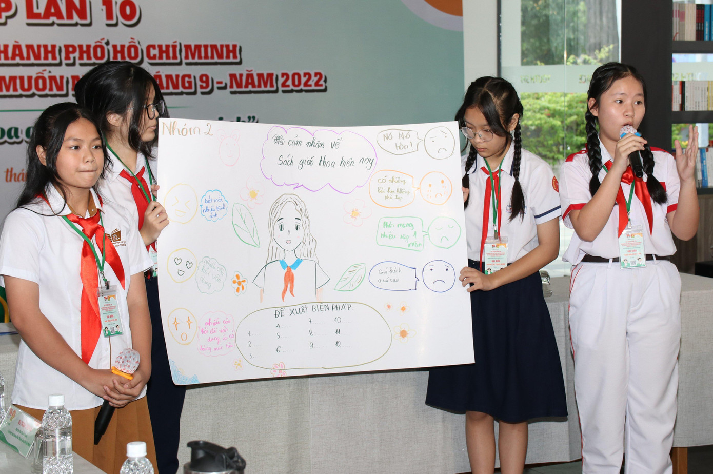 Học sinh đến từ nhiều trường trên địa bàn TPHCM nêu nhiều ý kiến về bộ sách giáo khoa mới. Ảnh: Như Việt