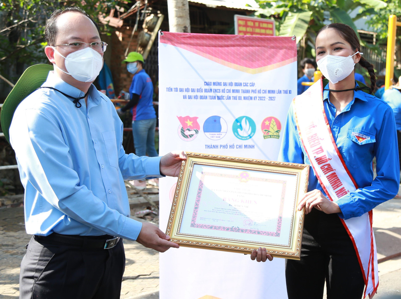 Phó Bí thư Thành ủy TPHCM Nguyễn Hồ Hải tuyên dương, trao bằng khen của thành phố Phó Bí thư Thành ủy TPHCM Nguyễn Hồ Hải tuyên dương, trao bằng khen của thành phố