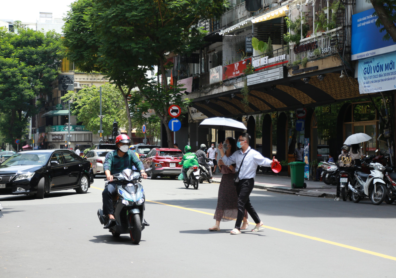 Từ năm 2023 - 2024, mở rộng phạm vi phố đi bộ trên đường Đồng Khởi (từ đường Lê Lợi đến Tôn Đức Thắng), Lê Lợi (từ Nguyễn Huệ đến Đồng Khởi), Công trường Lam Sơn (từ Đồng Khởi đến Hai Bà Trưng), Nguyễn Thiệp (từ Nguyễn Huệ đến Đồng Khởi), Mạc Thị Bưởi (từ Nguyễn Huệ đến Đồng Khởi), Ngô Đức Kế (từ Nguyễn Huệ đến Đồng Khởi).