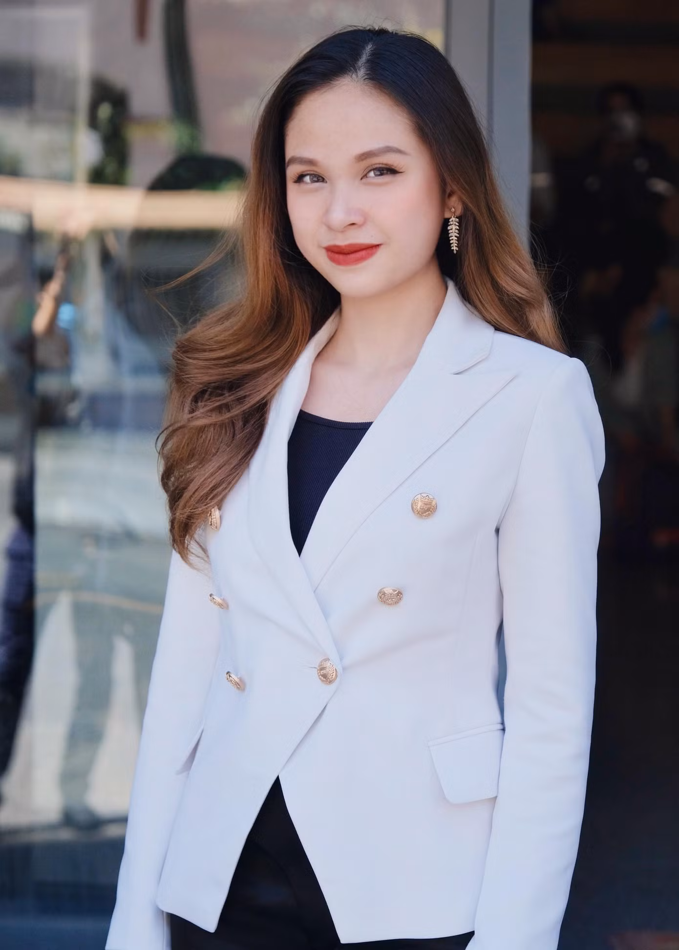 Nữ CEO 10x kiên trì và phấn đấu hết mình cho mục tiêu. Nữ CEO 10x kiên trì và phấn đấu hết mình cho mục tiêu.
