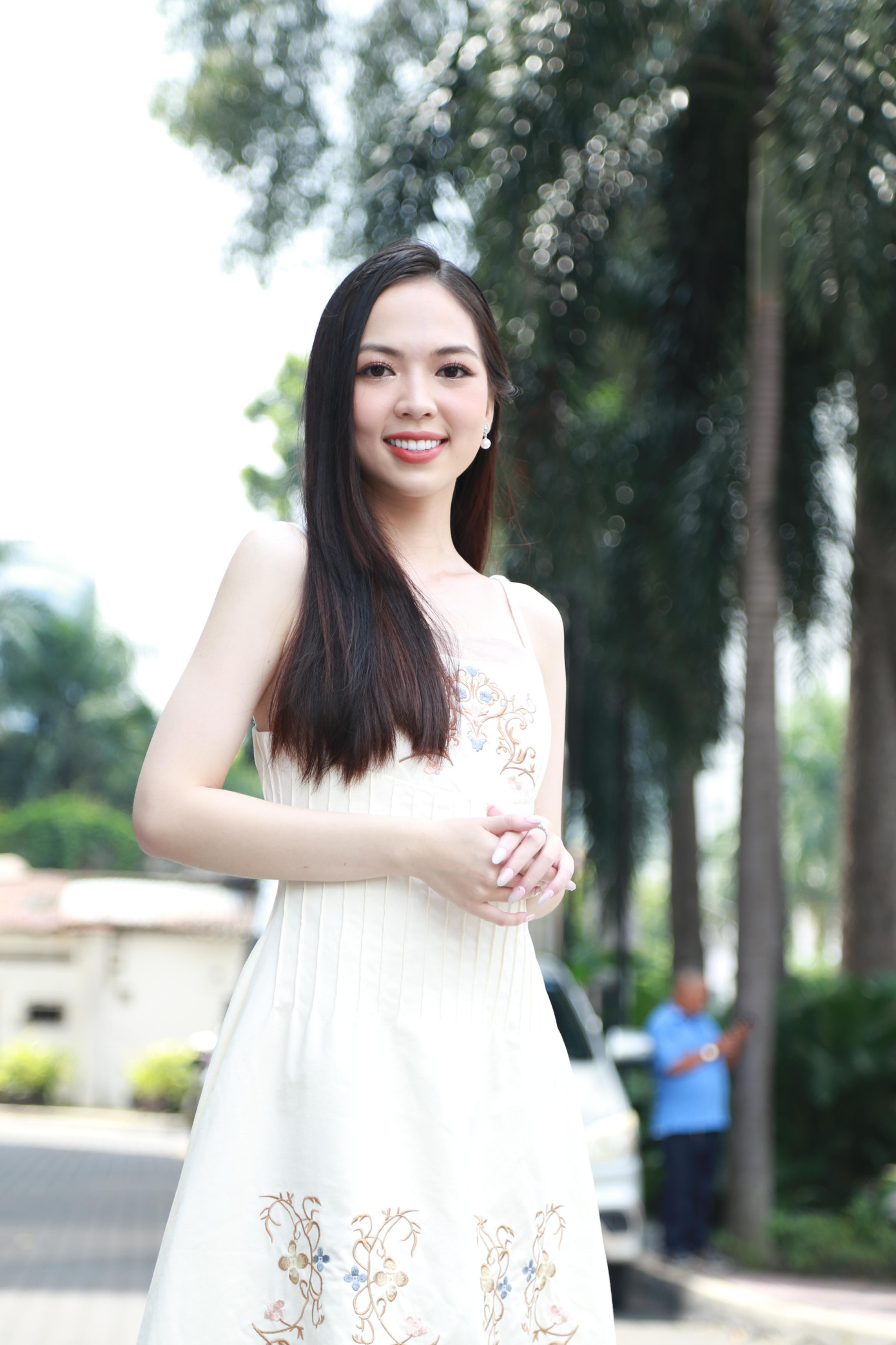 Kim Phụng ghi danh tại HHVN 2022 để thử sức ở một sân chơi lớn hơn sau các cuộc thi về áo dài. Kim Phụng ghi danh tại HHVN 2022 để thử sức ở một sân chơi lớn hơn sau các cuộc thi về áo dài.