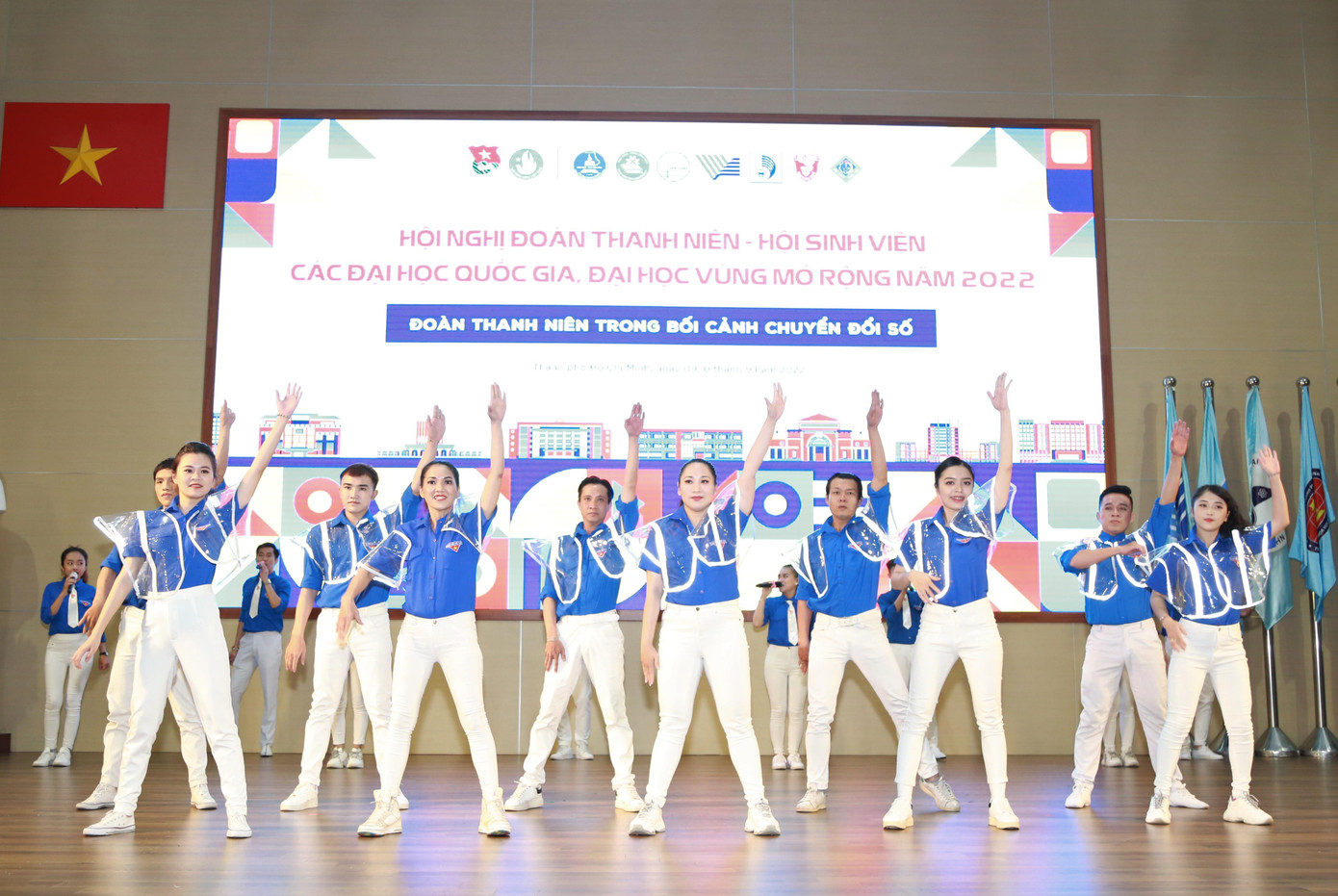 Tiết mục năng động của bạn trẻ tại hội nghị. Tiết mục năng động của bạn trẻ tại hội nghị.